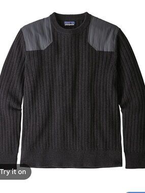 Patagonia Men's Fog Cutter Crewneck Sweater in Charcoal with Shoulder Patches